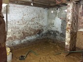 Laying screed in a basement conversion